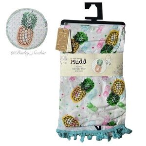 NWT Round Festival Wrap With Pouch